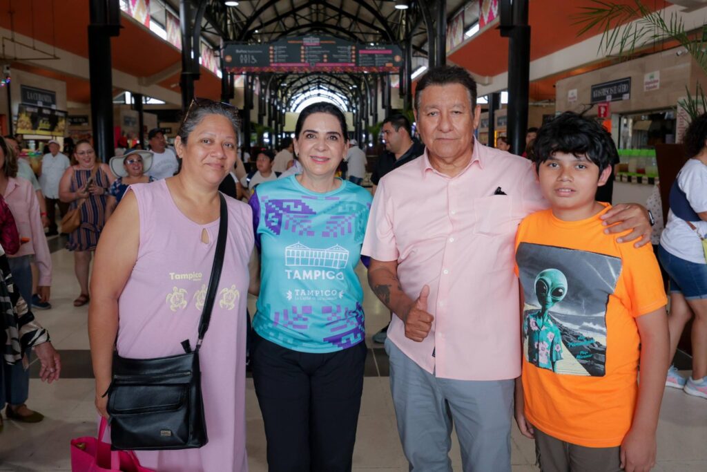 Tampico continúa fortaleciendo su posicionamiento como uno de los destinos turísticos más importantes del país. Al término del periodo de Semana Santa, la ciudad avanza con paso firme, consolidándose como el destino preferido por turistas nacionales e internacionales.
De acuerdo con el Sistema de Afluencia Turística (SITAM), Tampico registró del 27 de marzo al 5 de abril del 2026, un incremento del 11.71% de visitantes a sitios turísticos en comparación con el año anterior, reflejando el crecimiento sostenido del sector.
La alcaldesa Mónica Villarreal Anaya destacó que la ciudad recibió más de 384,671 visitantes en sus principales atractivos turísticos, generando una derrama económica superior a los 353,897 mil millones de pesos. Asimismo, subrayó que las 10 nuevas rutas turísticas —que integran experiencias culturales, gastronómicas, de naturaleza y religiosas— tuvieron una gran aceptación entre los visitantes, posicionando a Tampico como la ciudad con mayor diversidad de productos y actividades turísticas en el estado.
Durante este periodo, la ciudad recibió turistas provenientes de estados como Querétaro, Zacatecas, San Luis Potosí y Durango, destacando una alta afluencia de visitantes de Nuevo León y Reynosa. A nivel internacional, se contó con la presencia de turistas provenientes de Colombia y de los estados de Texas, Louisiana y Utah.
El fortalecimiento de la seguridad en carreteras, así como el buen estado de las vías de comunicación, ha incrementado la confianza para viajar hacia este destino. A ello se suma el favorable clima y la amplia oferta de actividades, como las tradicionales Fiestas de Abril, conciertos y eventos culturales.
Cabe destacar que durante este periodo se registró la llegada de más de 85 charters, trasladando a miles de familias y turistas que eligieron a Tampico para disfrutar de sus vacaciones.
Con estos resultados, Tampico reafirma su liderazgo turístico y se proyecta como un destino en constante crecimiento, listo para seguir recibiendo a visitantes durante todo el año.
