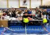 Entregan material deportivo a equipos del Tec Madero rumbo al Prenacional En vísperas del Prenacional Deportivo del Tecnológico Nacional de México, que se llevará a cabo del 17 al 22 de mayo, el Instituto Tecnológico de Ciudad Madero realizó la entrega de material deportivo a sus equipos representativos. La entrega fue encabezada por el director del plantel, Mtro. Juan Dionisio Cruz Guerrero, quien destacó el esfuerzo institucional por fortalecer el deporte como parte de la formación integral de las y los estudiantes. “Este es un gran esfuerzo que realiza la administración. Apoyar el deporte es fundamental, ya que complementa la formación académica junto con la actividad cultural”, expresó. Durante el evento, se dotó de equipamiento a los equipos de softbol, béisbol, básquetbol, voleibol y fútbol, disciplinas en las que los Leopardos han destacado de manera constante por sus resultados en competencias regionales y nacionales. El directivo reconoció el compromiso de las y los estudiantes deportistas, a quienes exhortó a dar su máximo esfuerzo en la justa. “Les quiero agradecer por todo el empeño que ponen, porque serán los representantes del Tecnológico de Ciudad Madero en este gran esfuerzo que implica el prenacional deportivo; espero que obtengamos los mejores lugares”, señaló. Asimismo, informó que el Tec Madero se prepara para recibir a más de mil 500 estudiantes provenientes de 18 tecnológicos del país, lo que consolidará este evento como una importante plataforma de convivencia y competencia deportiva. Finalmente, anunció que, como incentivo, se otorgarán becas del 100 por ciento a los equipos que resulten campeones en esta justa, reconociendo así su desempeño y dedicación.
