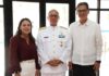 Honra Altamira gesta heroica del Puerto de Veracruz Participa Gobierno Municipal en ceremonia del CXII aniversario realizada en la Primera Zona Naval En representación del alcalde, Dr. Armando Martínez Manríquez, la secretaria de Bienestar Social en Altamira, Blanca Guzmán Hinojosa, participó en la ceremonia conmemorativa del CXII Aniversario de la Gesta Heroica del Puerto de Veracruz, llevada a cabo en las instalaciones de la Primera Zona Naval. El acto fue presidido por el vicealmirante Fernando Rodríguez Cuevas, en un evento que reunió a autoridades civiles y militares para rendir homenaje a los héroes que defendieron la soberanía nacional el 21 de abril de 1914. Durante su participación, Guzmán Hinojosa destacó la importancia de preservar la memoria histórica y fortalecer los valores cívicos entre la población. “En este acto, recordamos con profundo respeto y orgullo a los héroes que aquel 21 de abril defendieron nuestra patria con valentía. Fue un gusto saludar también al presidente de Ciudad Madero, Erasmo González Robledo, compartiendo este momento de identidad y patriotismo que nos une como región”, expresó. Con su presencia en este tipo de conmemoraciones, el Gobierno Municipal de Altamira refrenda su compromiso con la promoción de los valores históricos y el fortalecimiento del sentido de identidad nacional.